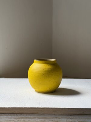Big bold vases - medium - yellow