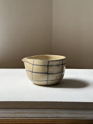 Pouring bowl - pencil lines